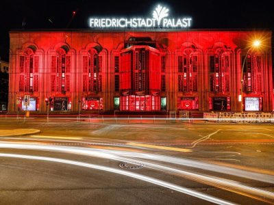 Radiant Colors and Cheerful Chic: Fashion That Brightens Every Day